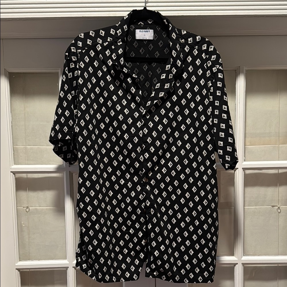 Old Navy Black Casual Button Down Shirt